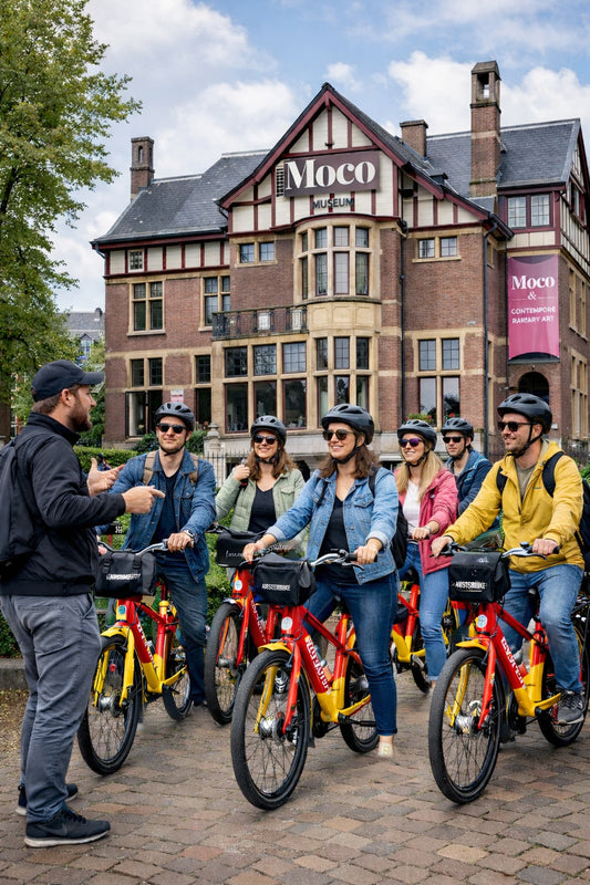 Private Moco Museum & Guided Bike Tour - Art on two wheels 10 p
