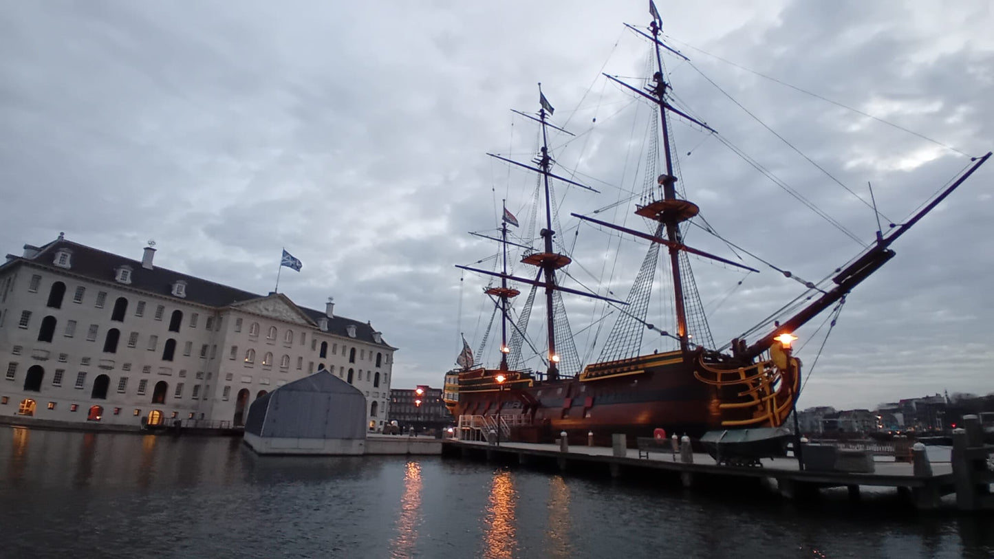 Amsterdam City Bike Hire - Central locations + Luggage Storage